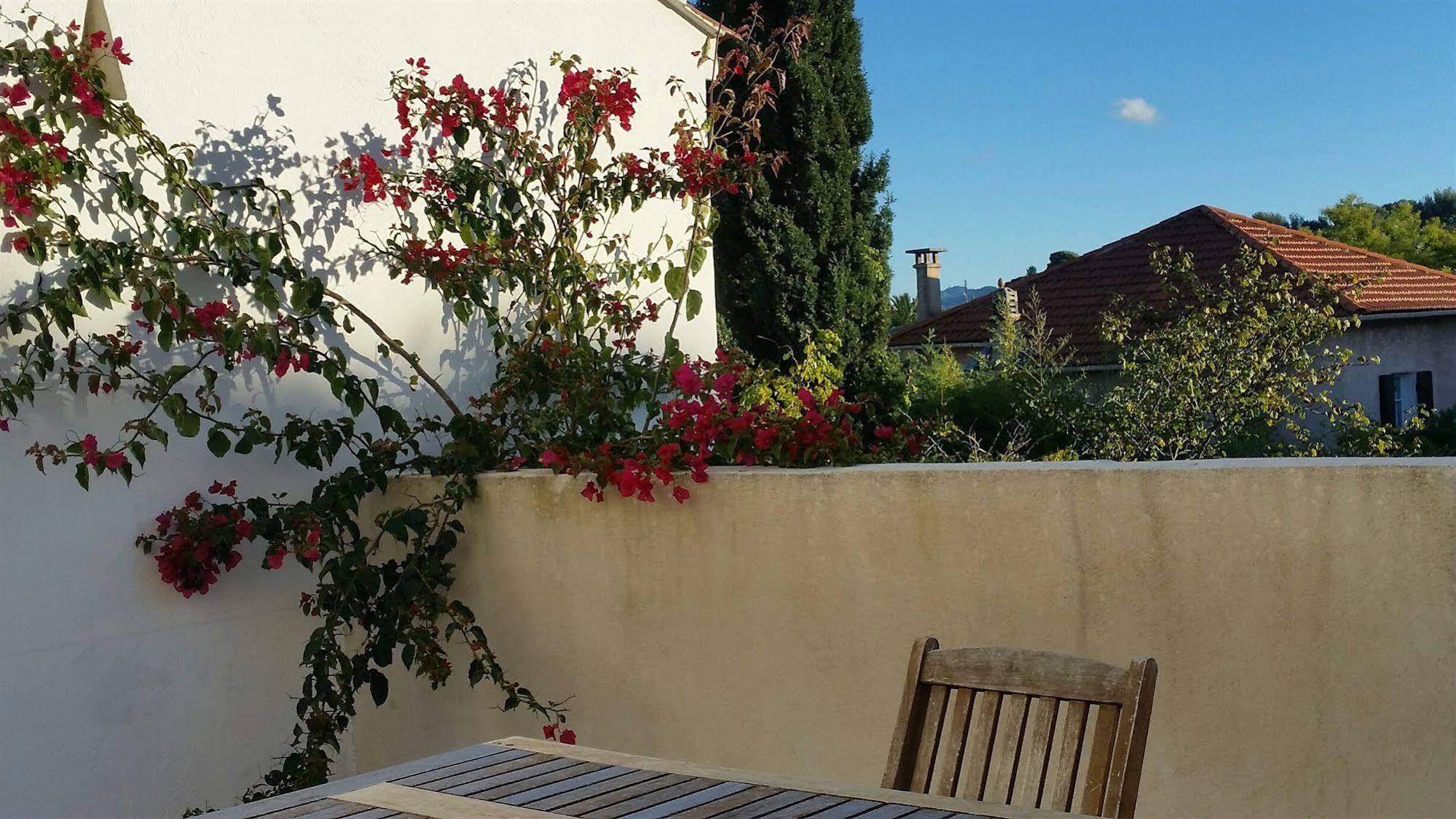 Hotel Le Synaya Sanary-sur-Mer Exterior photo